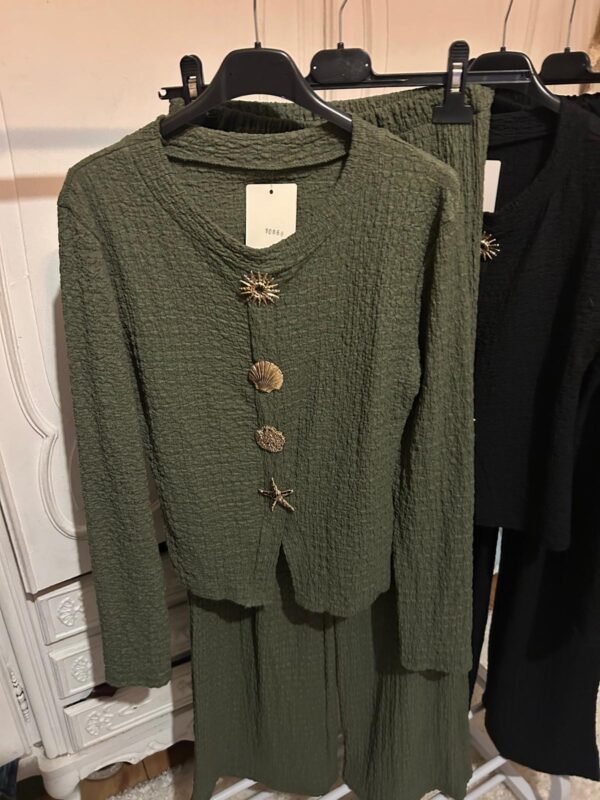 2 piece button detail set. - Image 2