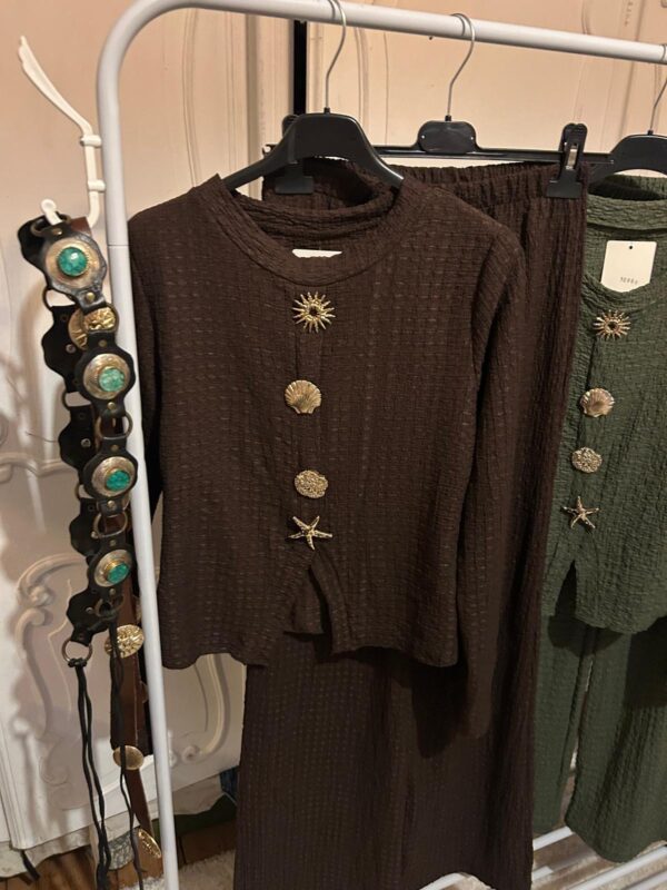2 piece button detail set. - Image 3