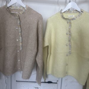 Flower trim cardigan